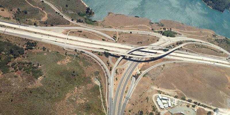 电影制片人的核心角色：从项目孵化到上映，解析好莱坞与华语电影制片体系的差异