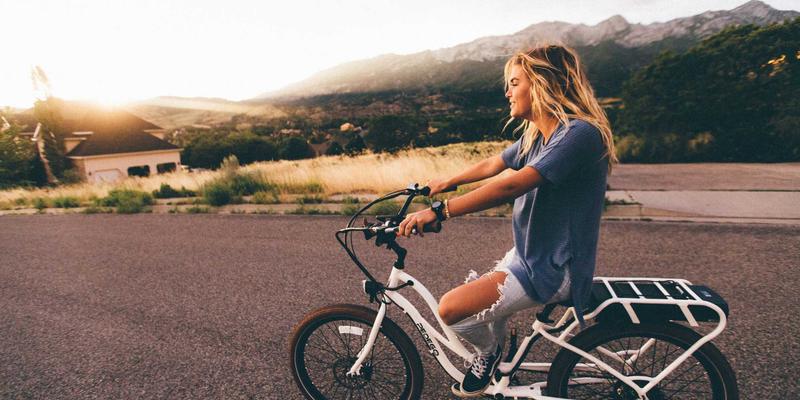 电影胶片复兴：数字时代下传统拍摄的艺术价值与12家影院的上映时间解析