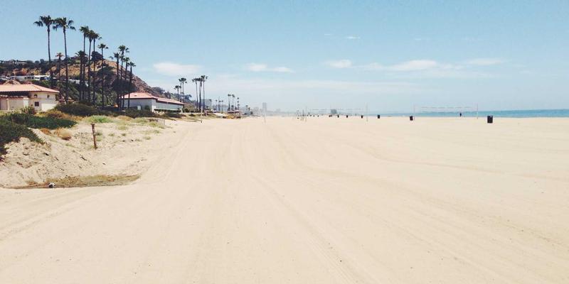 电影预告片剪辑心理学：如何用90秒引爆期待并巧妙避开剧透陷阱